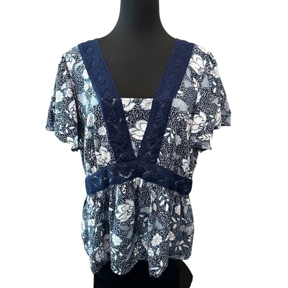 LANE BRYANT | Blue White Floral Blouse Boho Short Sleeve Lace Trim Top | Size 18 - Picture 2 of 7